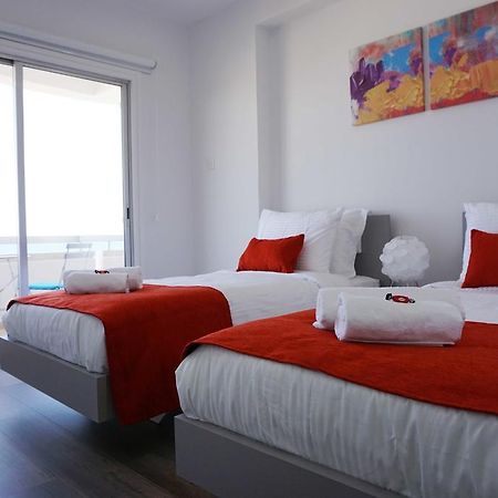 Lazuli Sea View Beachfront Ap 43 Larnaca Bagian luar foto